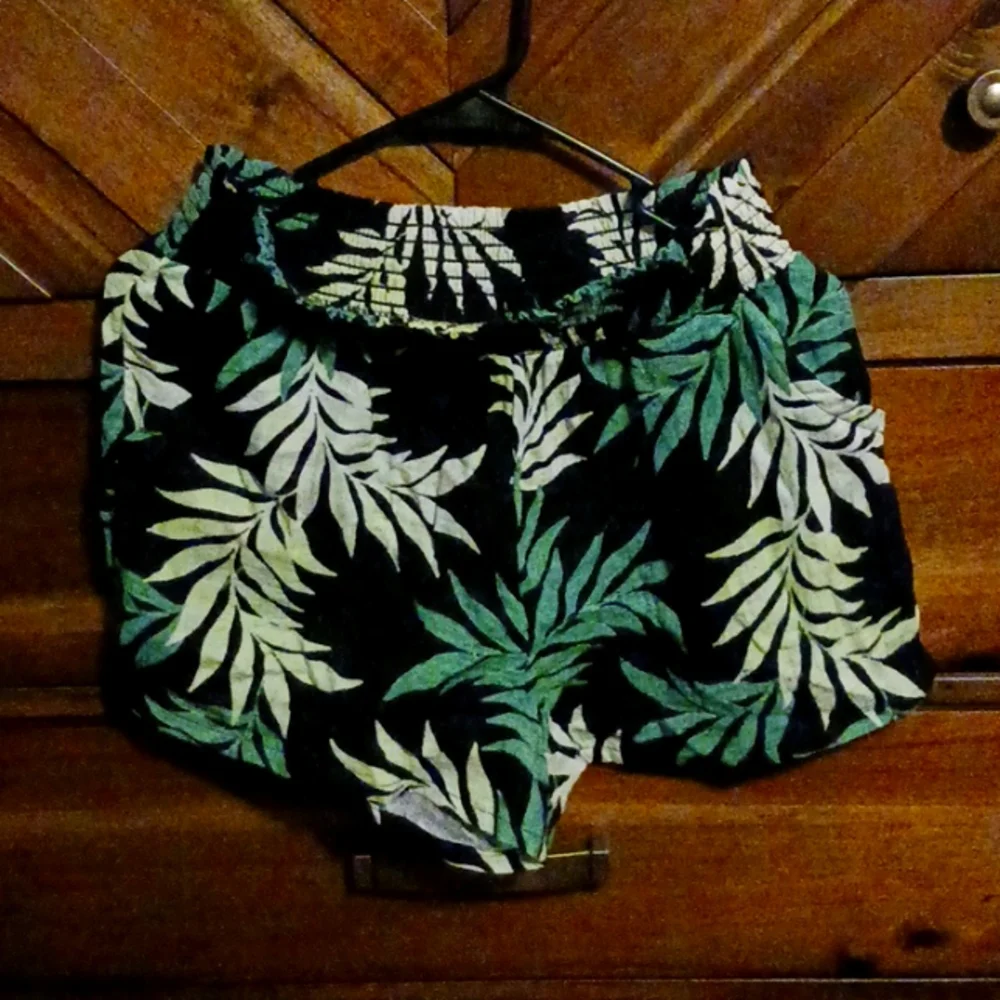 Shorty Set - Picture 3 of 3